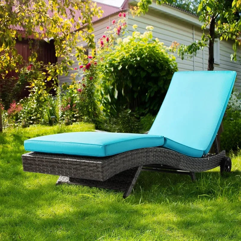 Wicker Chaise Lounge Chair